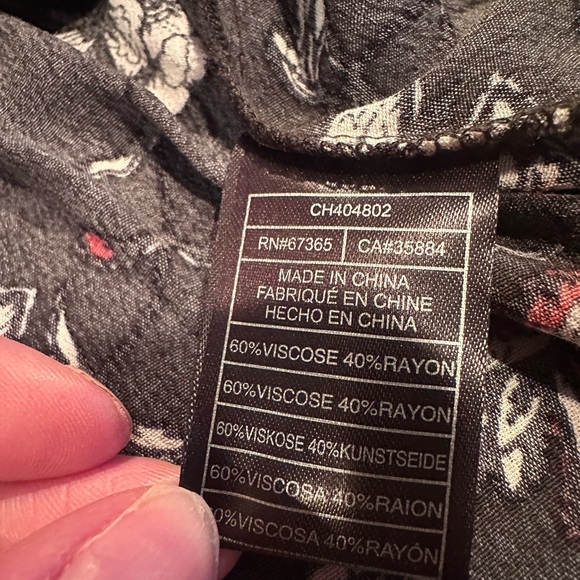 Women's cupcakes & cashmere Dark Gray Floral Blouse Tie And Sleeve Detail Medium - Picture 15 of 15